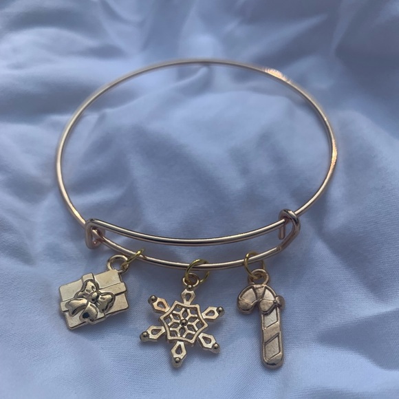 Brand New! Handmade! Adjustable Charm Bracelet - Picture 2 of 6